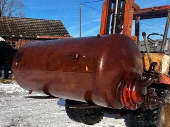 průmyslový bojler 1600 l použitý