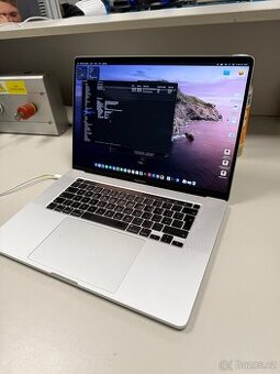 16" Macbook Pro 2019 Touchbar radeon 5500m 8gb