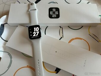 Apple Watch SE 2 44 mm GPS, silver, kompletní balení