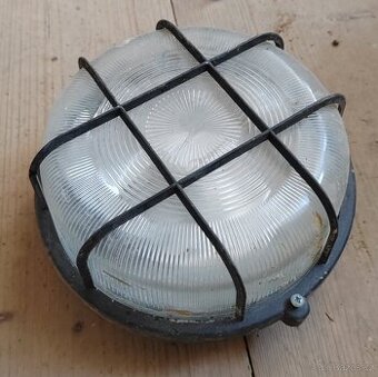 Nástěnné venkovní svítidlo