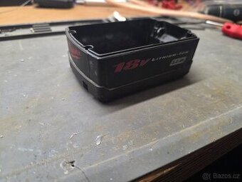 Milwaukee spodní kryt baterie M18 3Ah