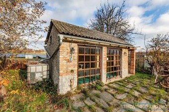 Prodej zahrady s již vystavěnou chatkou o výěmře 31m2, k.ú. 