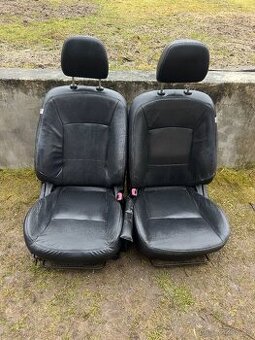 Mitsubishi Lancer VIII Sedan-kožené sedadla + středový tunel