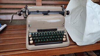 Psací stroj československé výroby