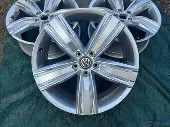 Alu disky Volkswagen Tiguan R19 ET43 7J stříbrné