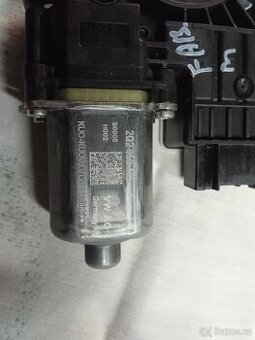 Motorky stahování oken Fabia 3.