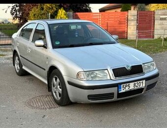 Škoda octavia R.V 2003  2.0 benzin najeto 200 000 km