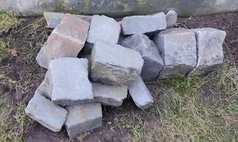 Kamenné kostky - stavební kámen