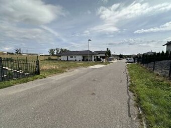 Prodej stavebního pozemku 812 m² Židněves