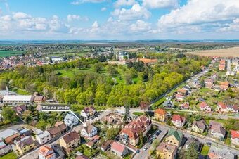 Prodej rodinného domu 216 m², pozemek 1160 m², Chlumec nad C