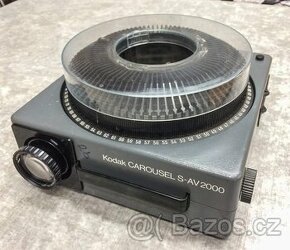 Koupím diaprojektor typ Kodak CAROUSEL