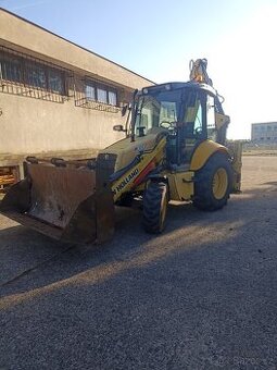 Traktorbagr New Holland B110