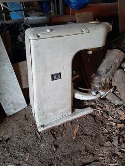 Hnětač/robot Chepos / Alba RE-20