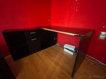Stůl pro studium a PC