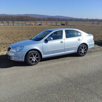 Škoda Octavia 1.6 MPI sedan benzín Zelená metalíza