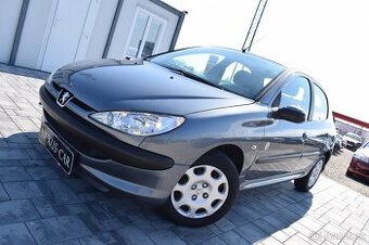 ►►Peugeot 206 1.4 i 55 KW NÍZKÉ KM • KLIMA◄◄