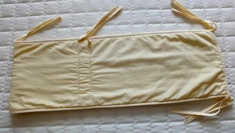 Žlutobílý mantinel do postýlky - 175cm x 30cm - 1