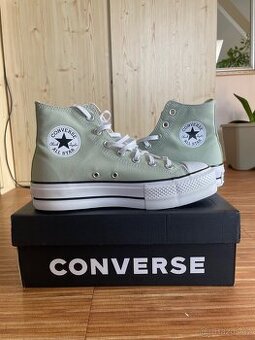 Converse na platformě - 1