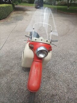 Skútr Tatra 125