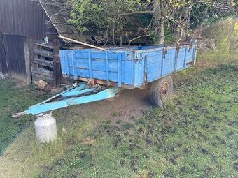 Vlek, přívěs za traktor hydraulicky sklápěný
