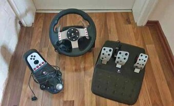 Prodám volant k pc logitech g27 s řadicí pákou