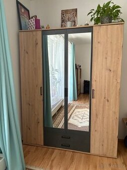 Šatní skříň - SLEVA při rychlém jednání