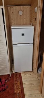 Zanussi ZRT18100WA Lednice s mrazákem A+