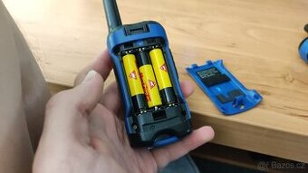 Visačky Walkie talkie a motorola . 4ks - 1