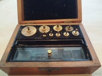 Laboratorní závaží 1-100g