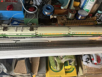 Märklin železniční vůz ST 800 zeleno-béžový Střešní žebra m