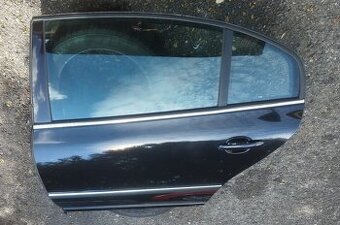 Skoda Superb 1,zadní levé dveře, komplet a s výplní, nové - 1