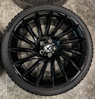 Alu kola Škoda/VW 18" černá 5×100 ET35 + Hankook Winter - 1