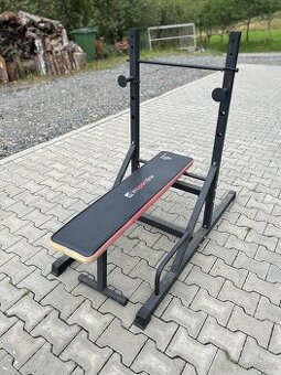 Hrazda s bench lavicí