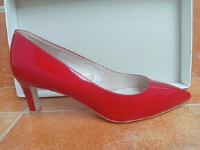 Lakované kožené lodičky Gino Rossi vel.37