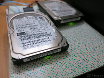 prodám pevné disky Fujitsu 146G SUN SAS 10K rpm 2.5"