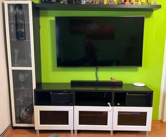 Dvě skříně a police