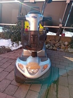 elektrický invalidní vozík