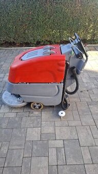 Podlahový mycí stroj s vlastním pojezdem Hako B45CL