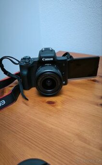 Bezzrcadlovka Canon EOS M 50 + Canon brašna