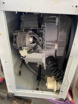 Automatická pračka zachovalá