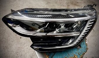 Renault Megane 4  (facelift) levý přední světlomet