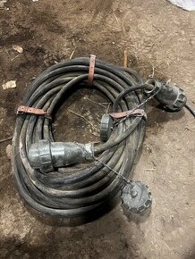 Číslo 3. Vojenská prodluzka kabel 400 V(380 V) vojenská