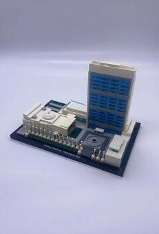 LEGO Architecture 21018 Sídlo OSN
