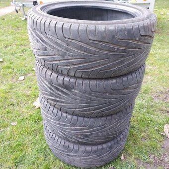 195/55 R15 XL 89 T, zesílené Nokian Hakkapelitta 5 s hroty