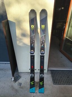 Juniorské lyže Volkl