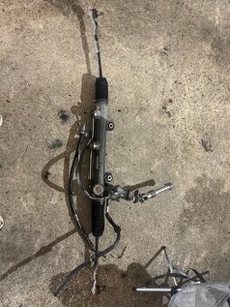 MERCEDES E W211 HŘEBENOVÉ SERVOŘÍZENÍ