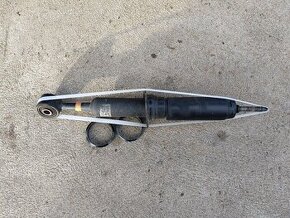 Díly na Toyotu Hilux 2023 (tlumiče, kryty)