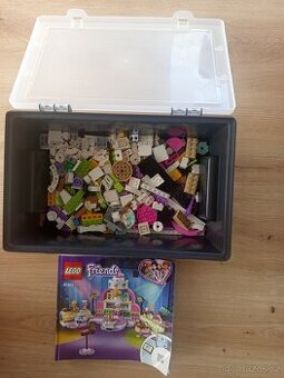 Lego Friends - Soutěž v pečení (41393)