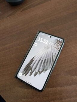 Google Pixel Fold (ctí popis)