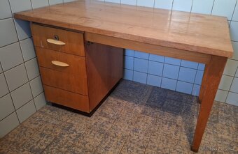 Starší stoly za odvoz